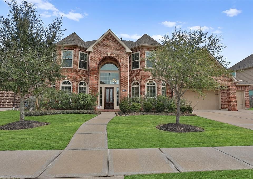 Welcome to 4011 Wheat Harvest Lane in the heart of Katy.