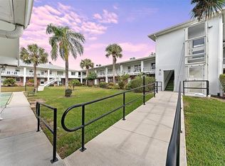 4746 Azalea Dr APT 105C, New Pt Richey, FL 34652