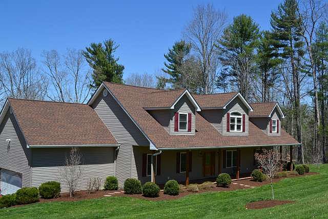 1st image of 389 Woodhaven Cir
