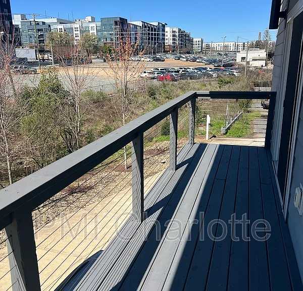 1106 N Alexander St — Photo 24