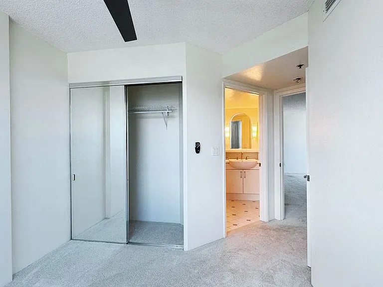 801 King St #1704 — Photo 8