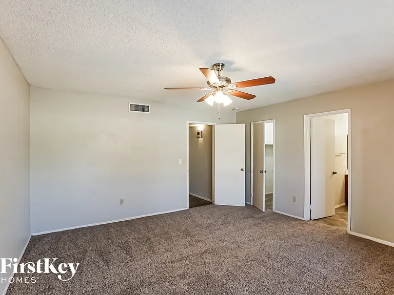 4656 W Townley Ave — Photo 9