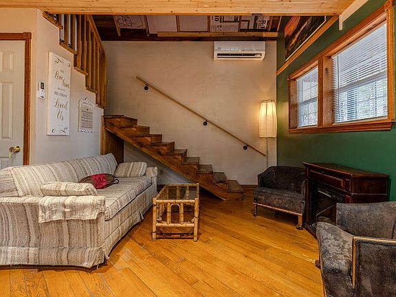 2nd image of 9851 Cranston Rd