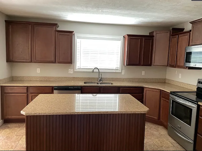 11066 Zachary Dr — Photo 8
