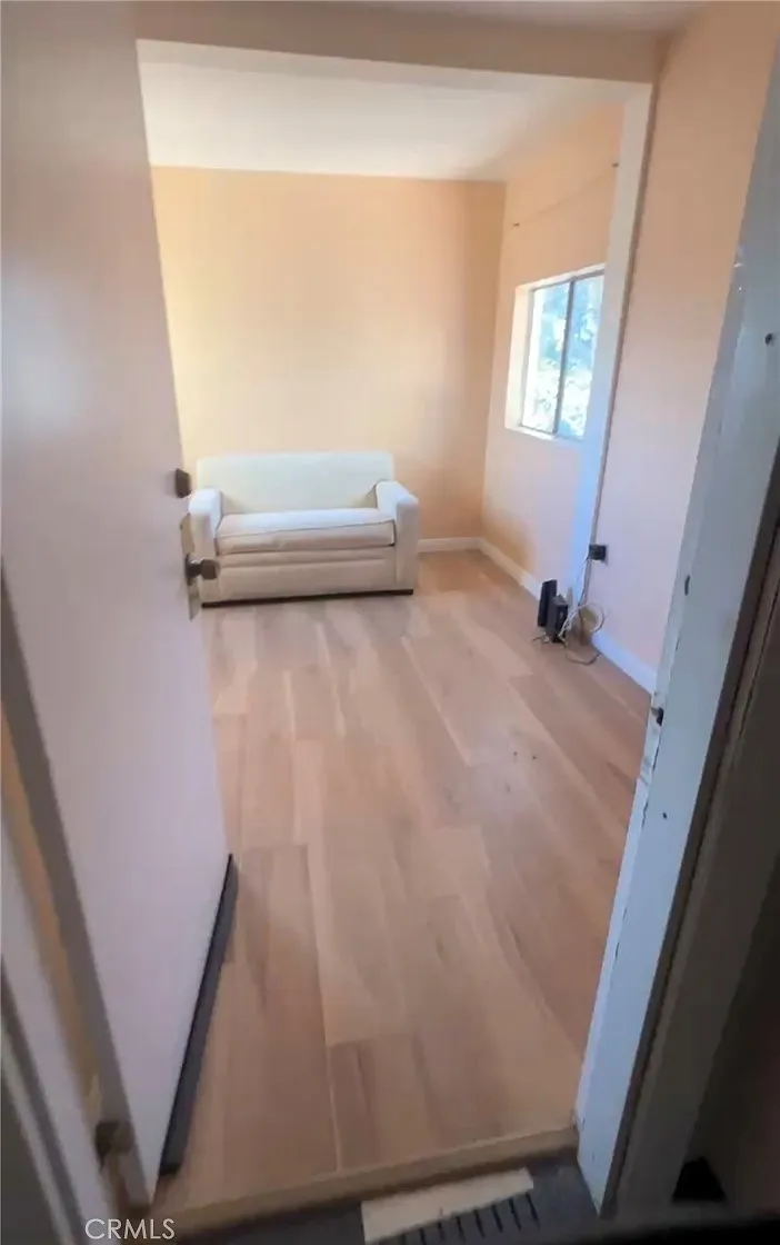 Studio, 130 sqft, $790 — Photo 3