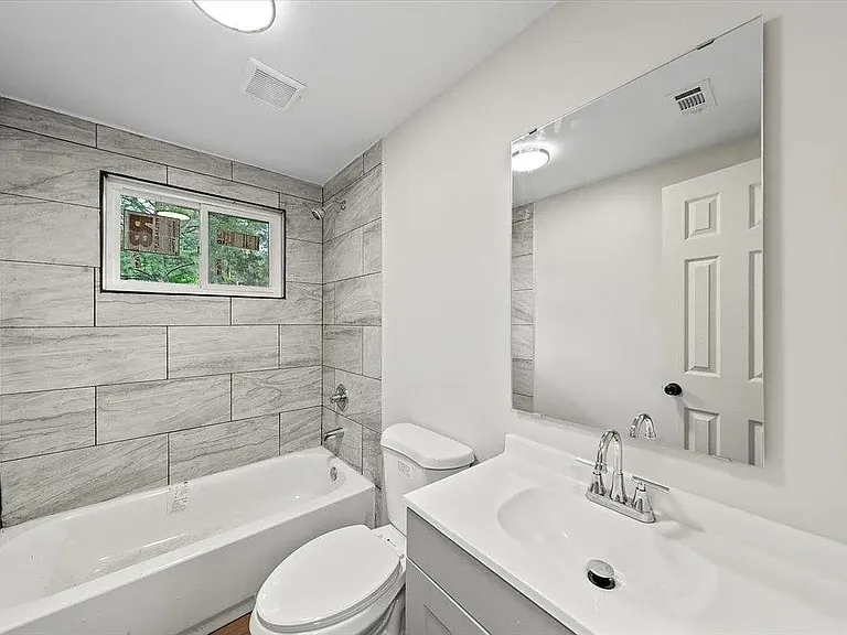 1441 Robin Hood Ln — Photo 18