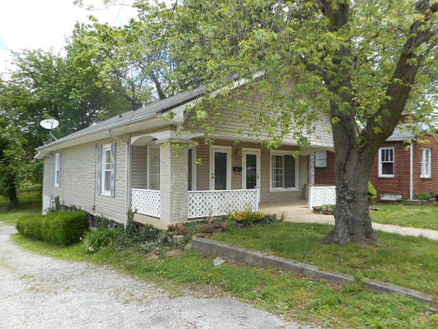 2nd image of 303 W Noel Ave