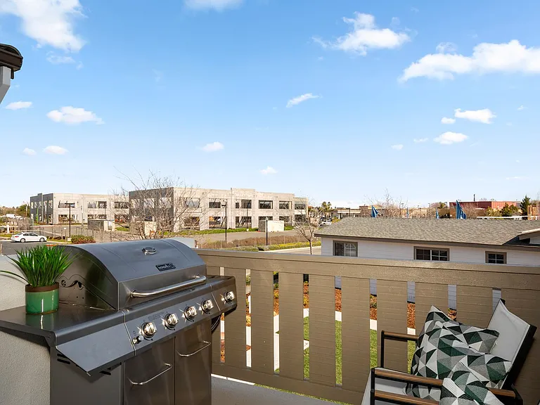 Spacious Townhomes in Provence at Natomas — Photo 74