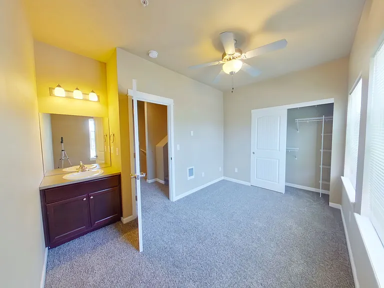 Hilyard Townhomes — Photo 8