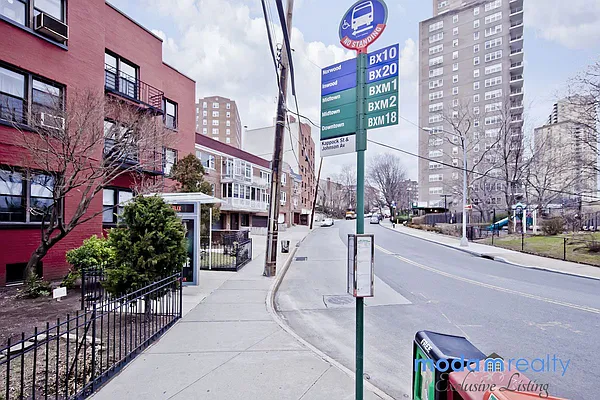 Rented by Moda Realty | media 12