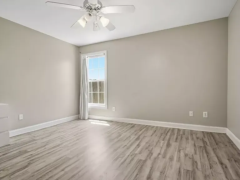 1831 Marina Dr — Photo 10