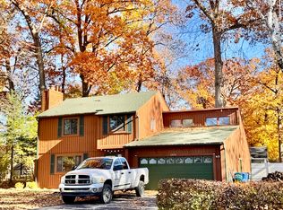 3740 Highcrest Dr, Brighton, MI 48116