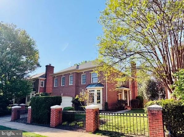 4831 26th St N, Arlington, VA 22207