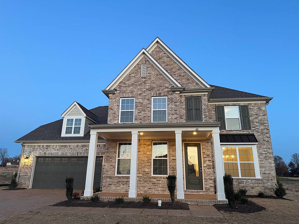 1st image of 40 Wild Oak Dr
