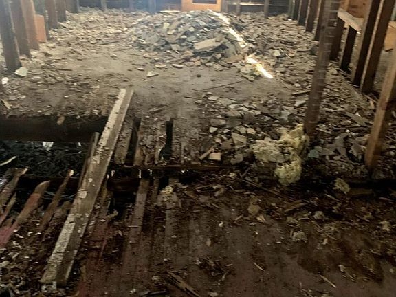 5th image of 618 Pender St