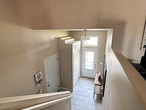 4th image of 6009 W Prairiewood Dr