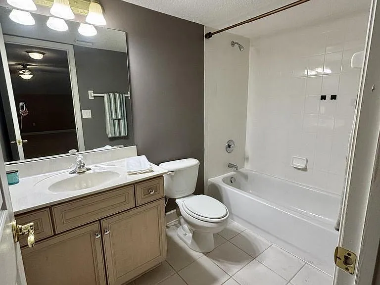 11827 Crusselle Dr — Photo 30