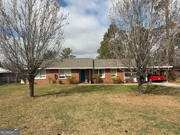 82 Lucerne St, Baxley, GA 31513