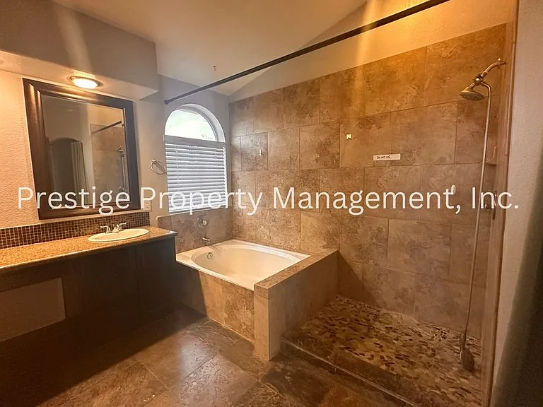 1390 W Copper Creek Pl — Photo 7