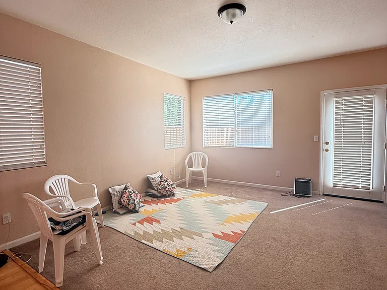 1236 Crossroads Ct — Photo 3