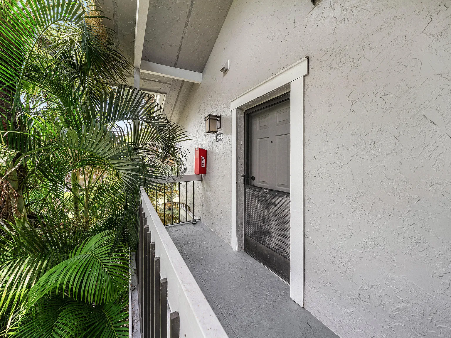 1 bed, 1.0 bath, 500 sqft, $3,500 — Photo 2
