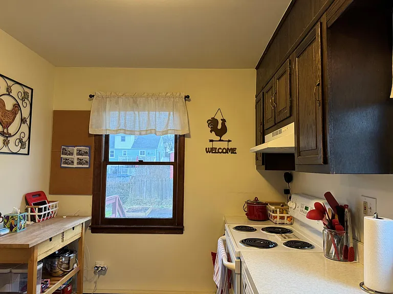 124 Stuart Ave #B — Photo 11