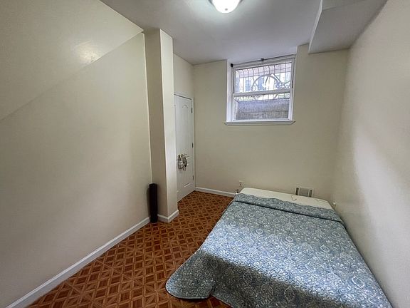 5th image of 567 Warren St #A103