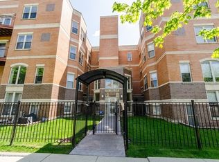 6015 N Mozart St APT 303, Chicago, IL 60659