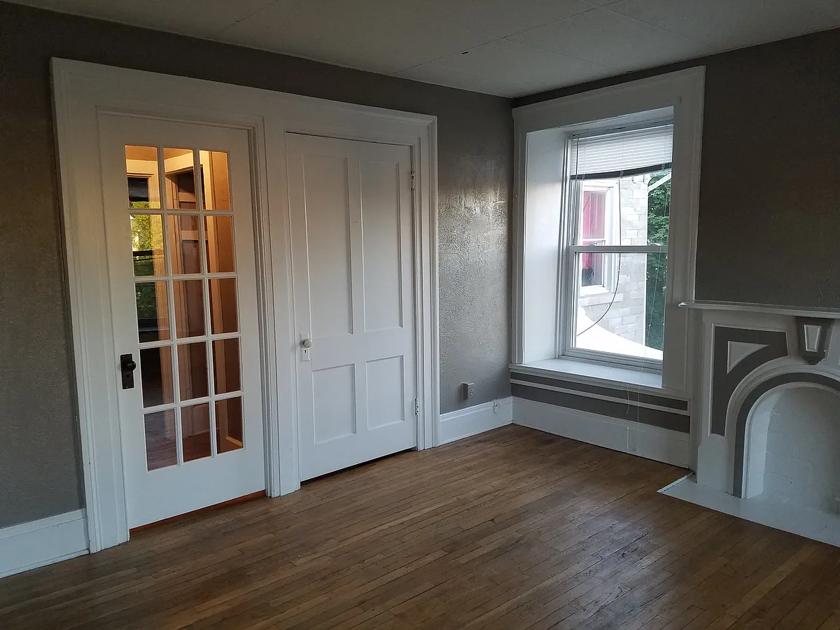 Building Photo - 515 W Washington St #2