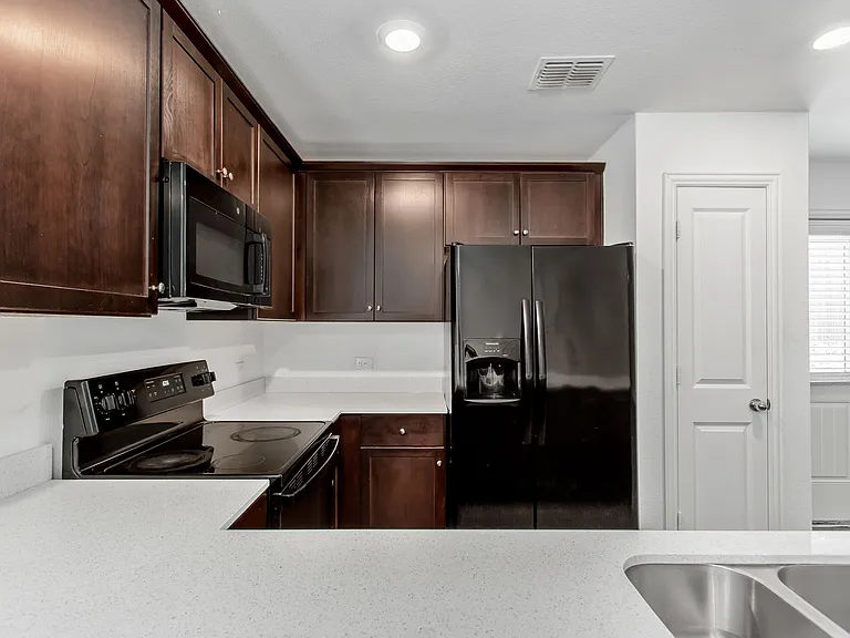 9213 Marilyn Pl — Photo 12