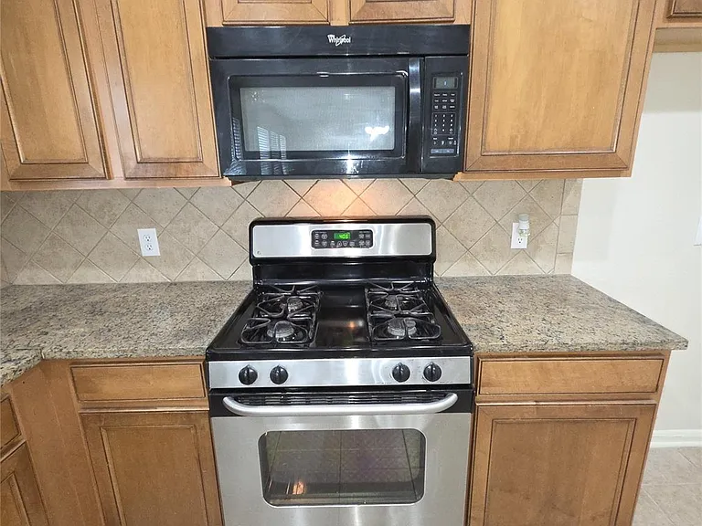 17711 Barton Point Ln — Photo 8