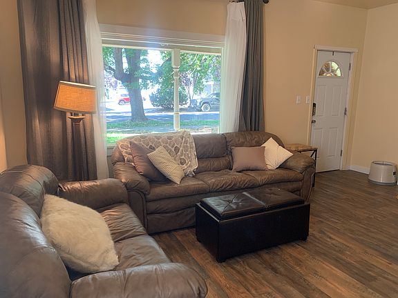Living room and main entrance.