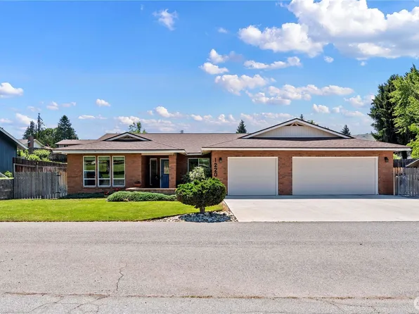 1220 2nd Street SE, East Wenatchee, WA 98802