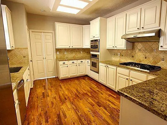 7919 S Wellington Ct — Photo 3
