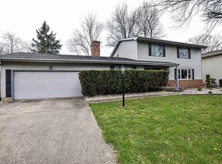 665 Crestline Dr, Decatur, IL 62526