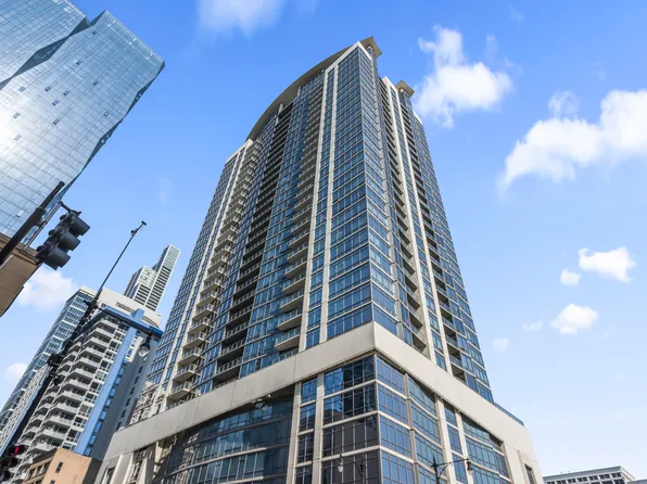100 E 14th St APT 2702, Chicago, IL 60605