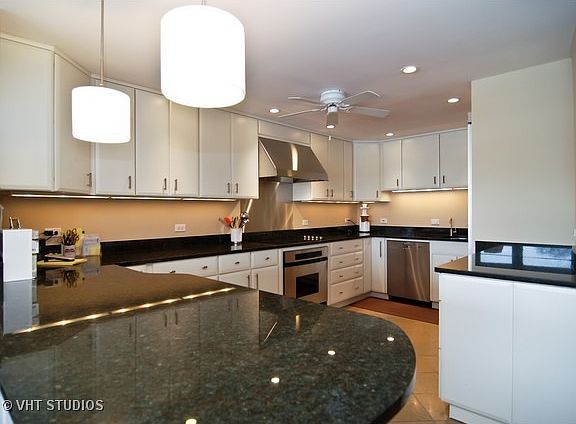 3rd image of 2314 N Lincoln Park W APT 3S