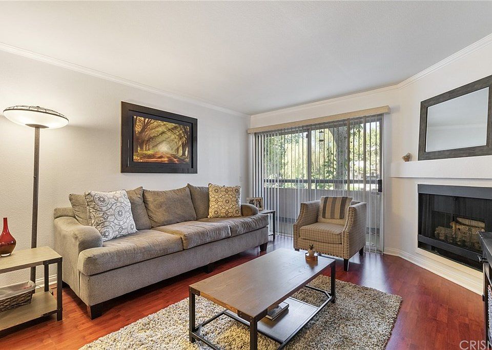 1st image of 5500 Owensmouth Ave APT 129