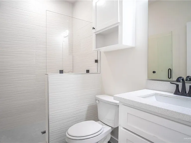 2104 E Viviana St #2 — Photo 14
