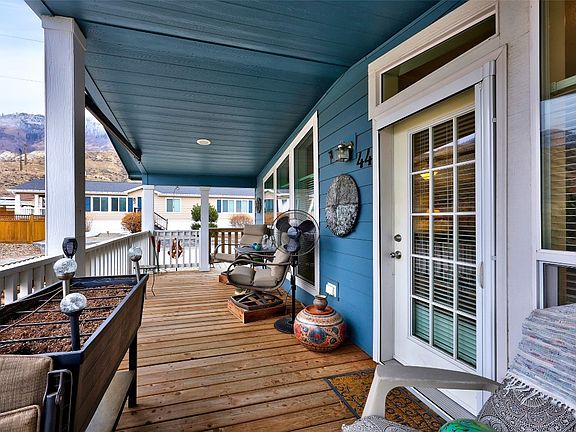 4th image of 712 Shuswap Rd E #44