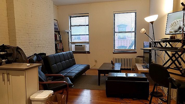 1st image of 211 E 11th St APT 10