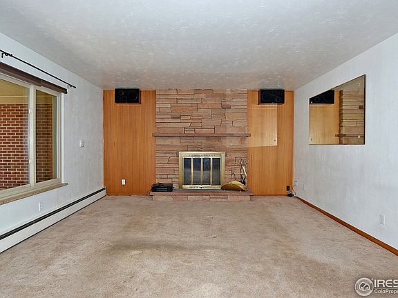 Spacious Living Room