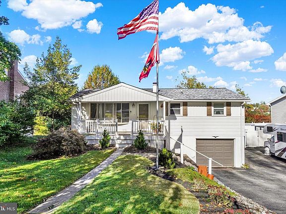 2nd image of 441 Woodland View Dr