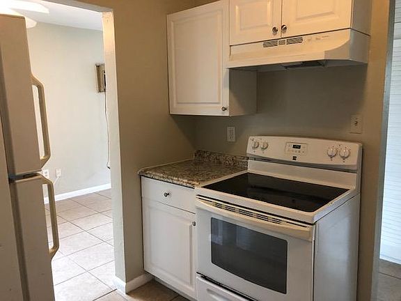 3rd image of 21262 Coulton Ave