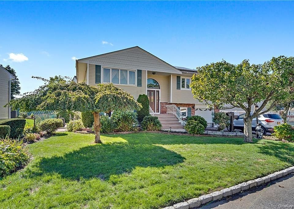 1st image of 107 Heights Dr