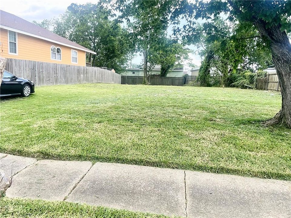 1st image of 4883 Cerise Ave