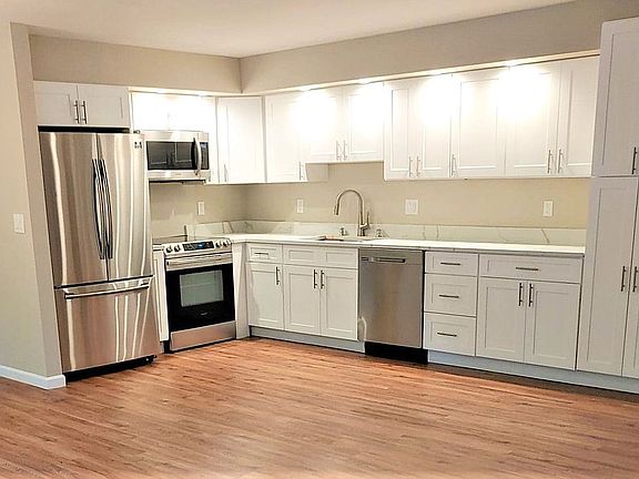 4th image of 550 Fairview Ave #108-5108