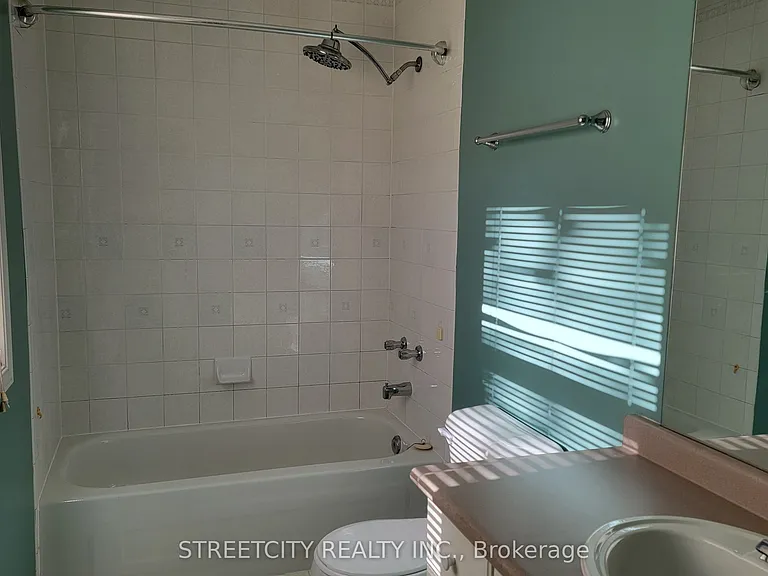 15 Sandra Rd — Photo 9