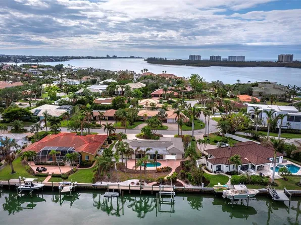 526 N Spoonbill Dr, Sarasota, FL 34236