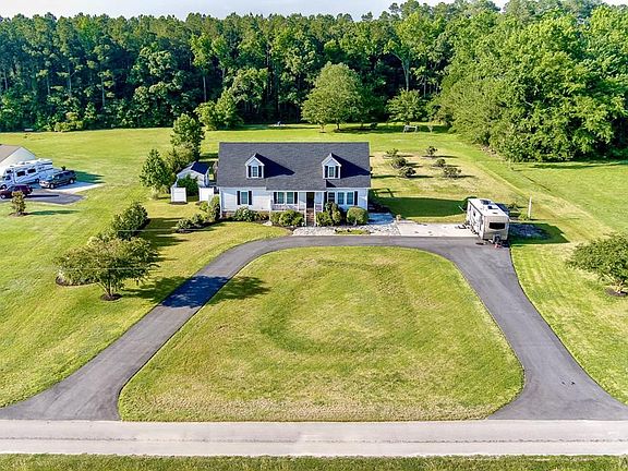 3rd image of 105 Amy Landing Road